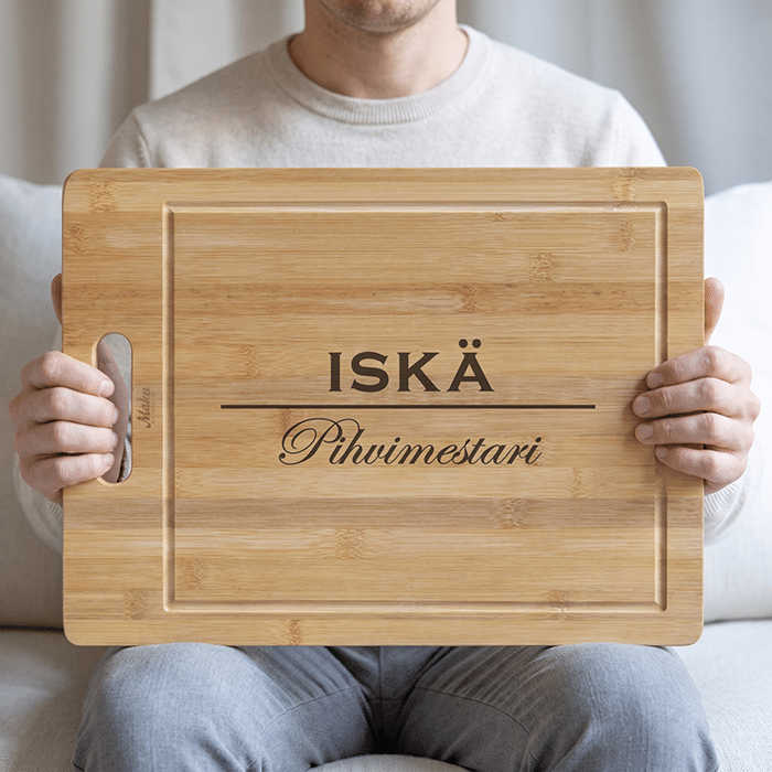 Leikkuulauta kaiverruksella,isä