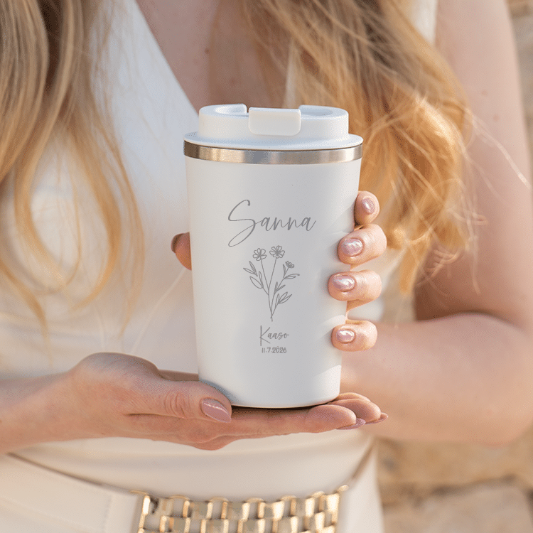 Termosmuki kaiverruksella, kaaso