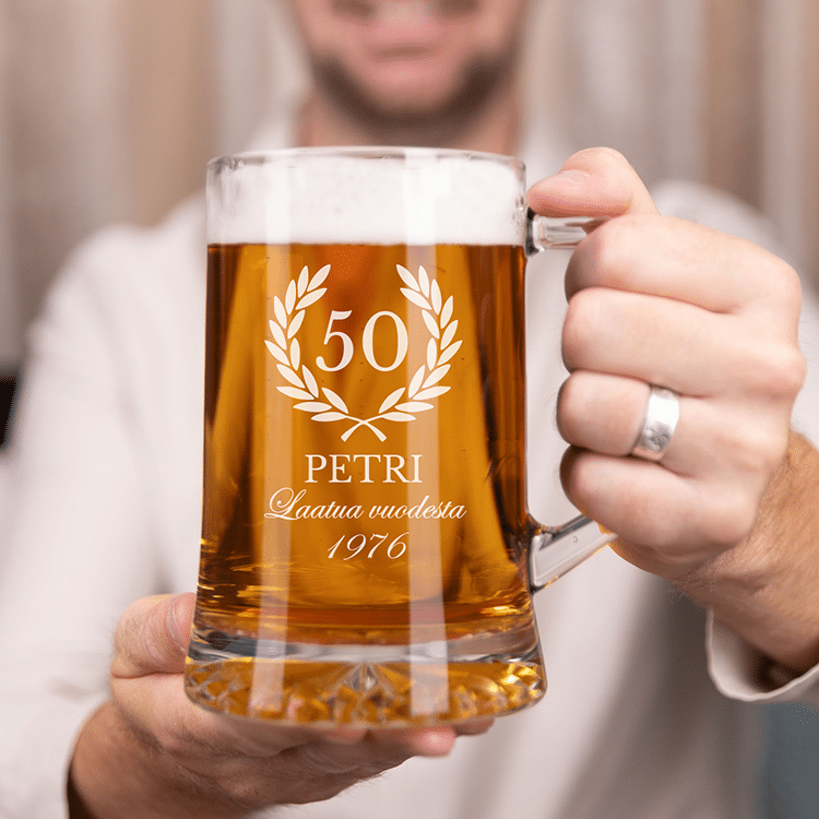 Oluttuoppi kaiverruksella, oksa