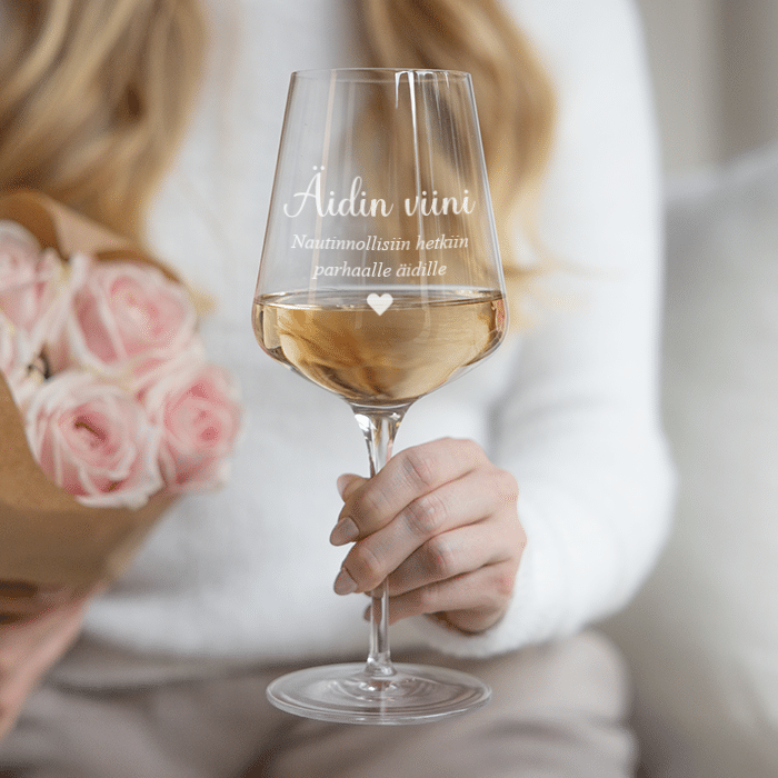Viinilasi kaiverruksella, äitienpäivälahja