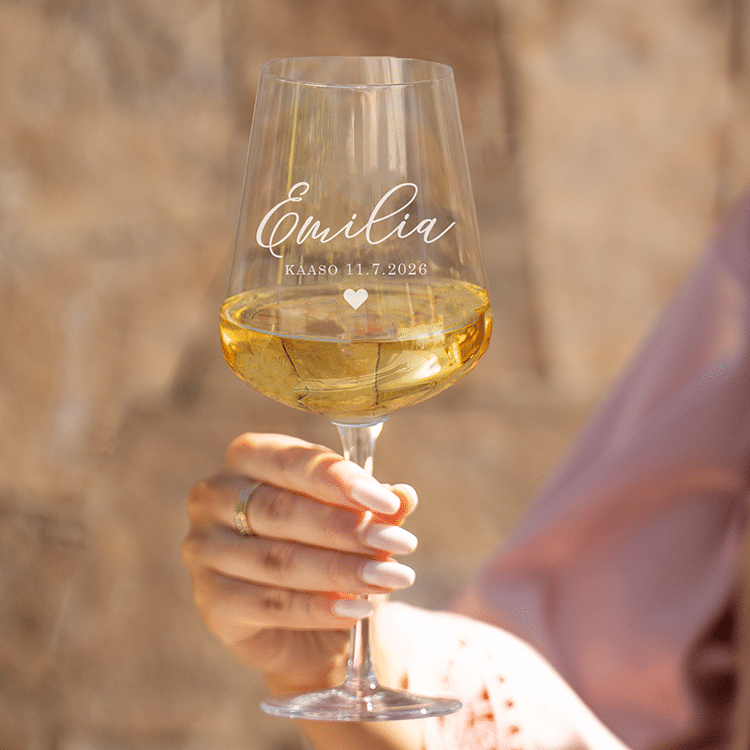 Viinilasi kaiverruksella, kaaso