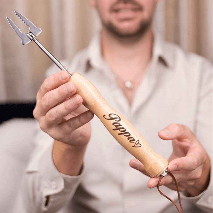 Makkaratikku nimellä