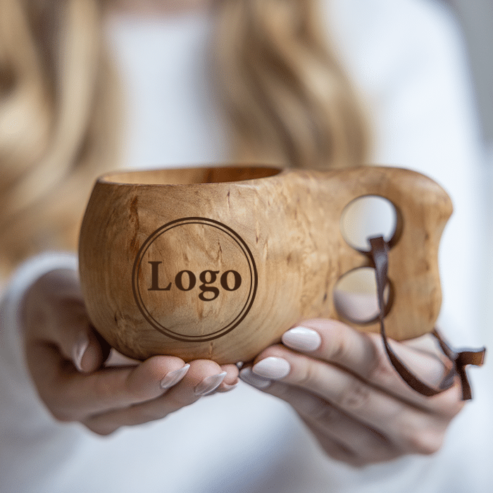 Visakoivukuksa logolla