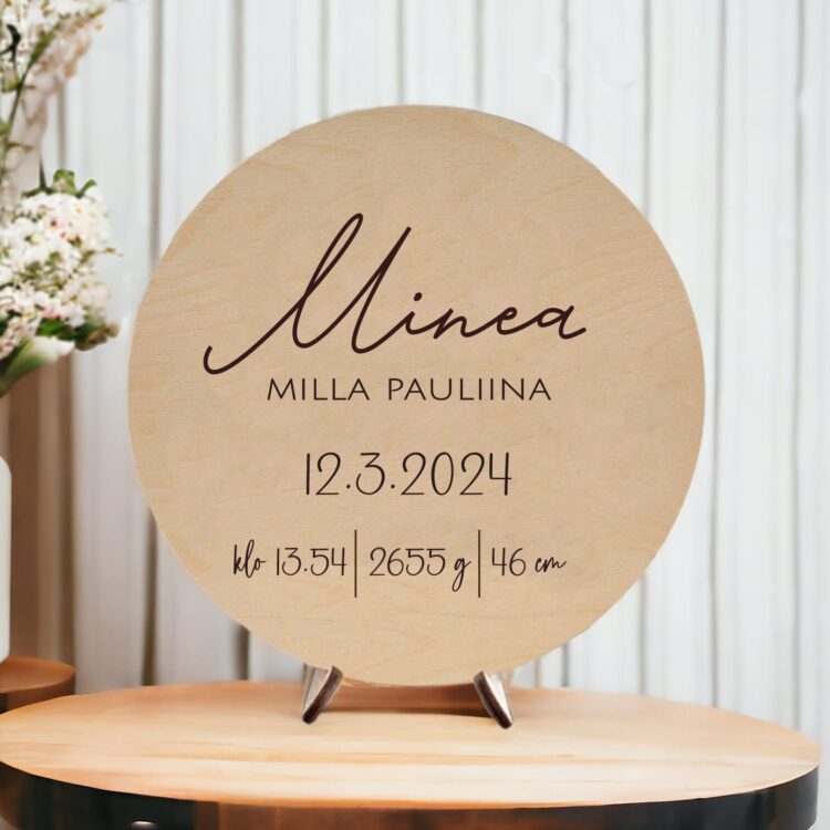 Vauvan syntymätaulu on kaunis lahja ristiäisiin.