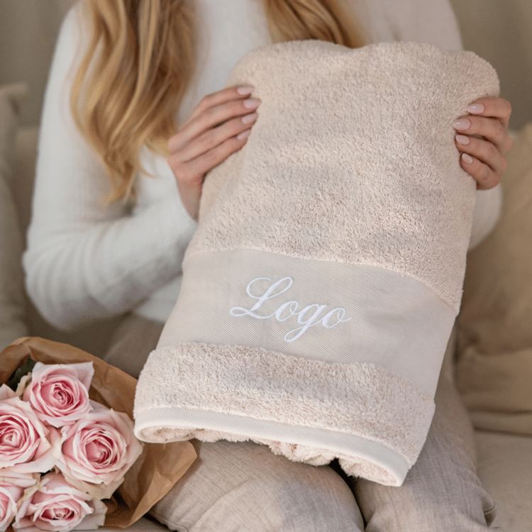 High-end kylpypyyhe beige, yrityslahja