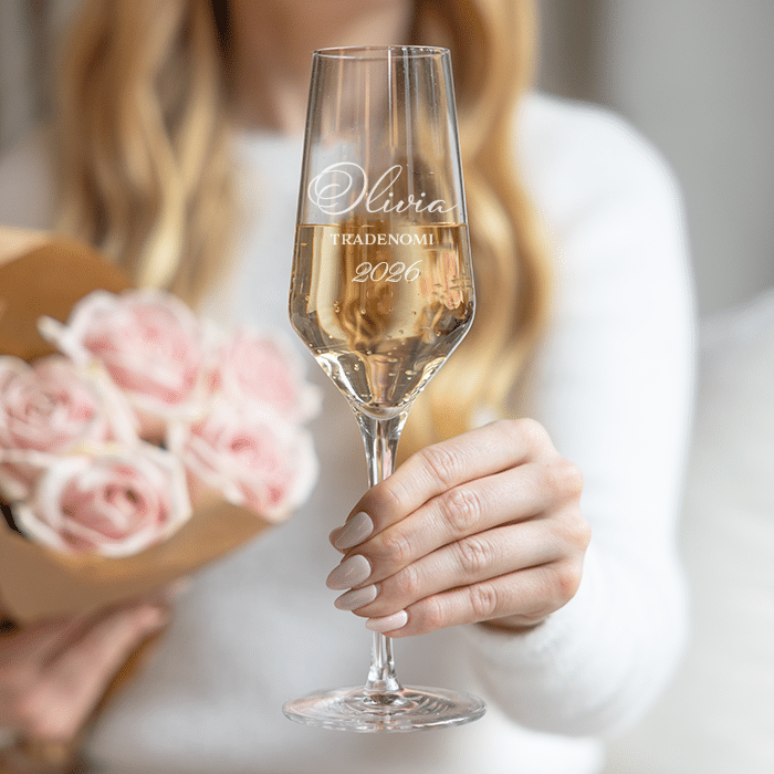 Shampanjalasi kaiverruksella, 25 cl, nimi ja tutkinto