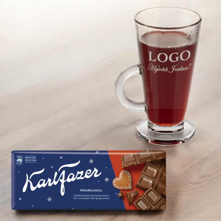 Glögilasi logolla ja Fazerin joulusuklaa