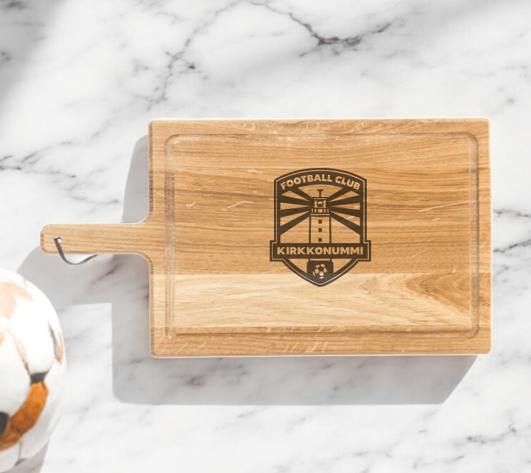 Leikkuulauta joukkueen logolla, tammi