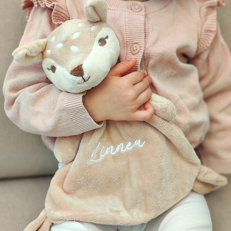 Uniriepu lapsen omalla nimellä