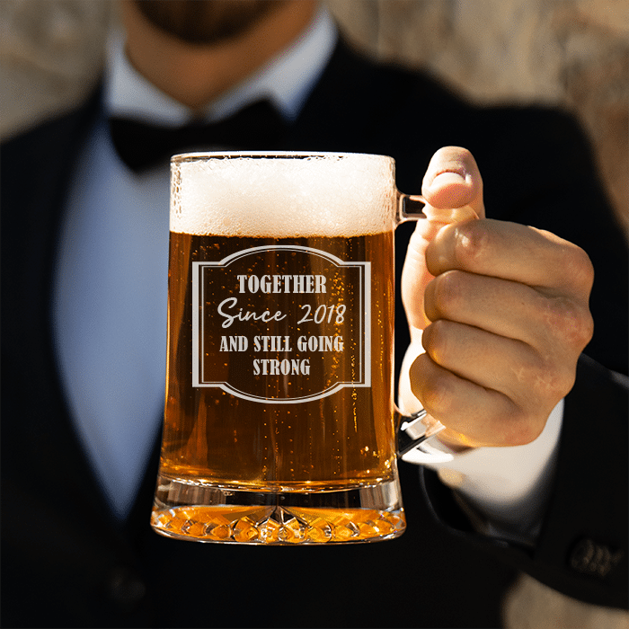 Oluttuoppi kaiverruksella