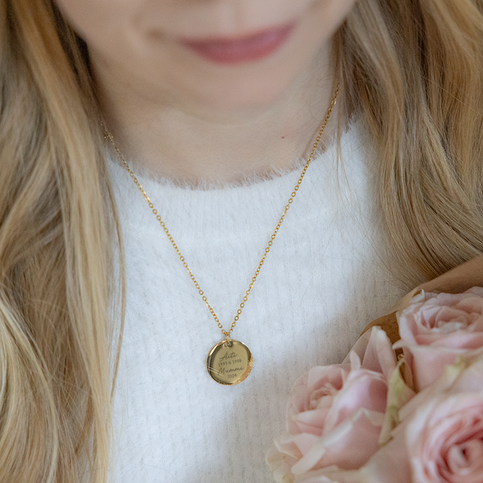 Pyöreä naisten kaulakoru kaiverruksella, äiti & mummo - Image 4