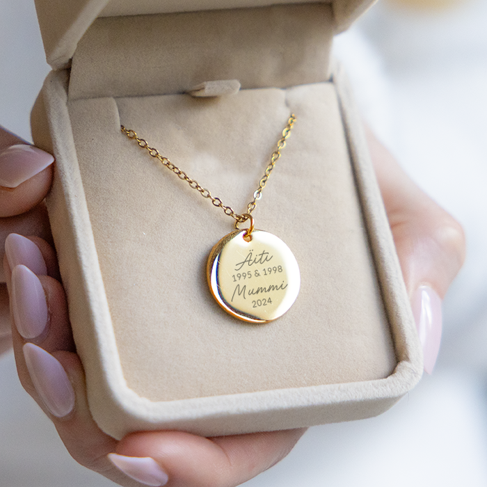 Pyöreä naisten kaulakoru kaiverruksella, äiti & mummo