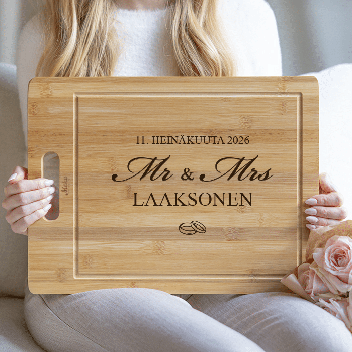 Leikkuulauta kaiverruksella, häät