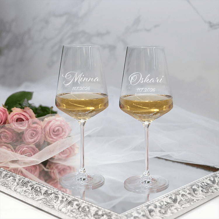 Viinilasit kaiverruksella, kauno