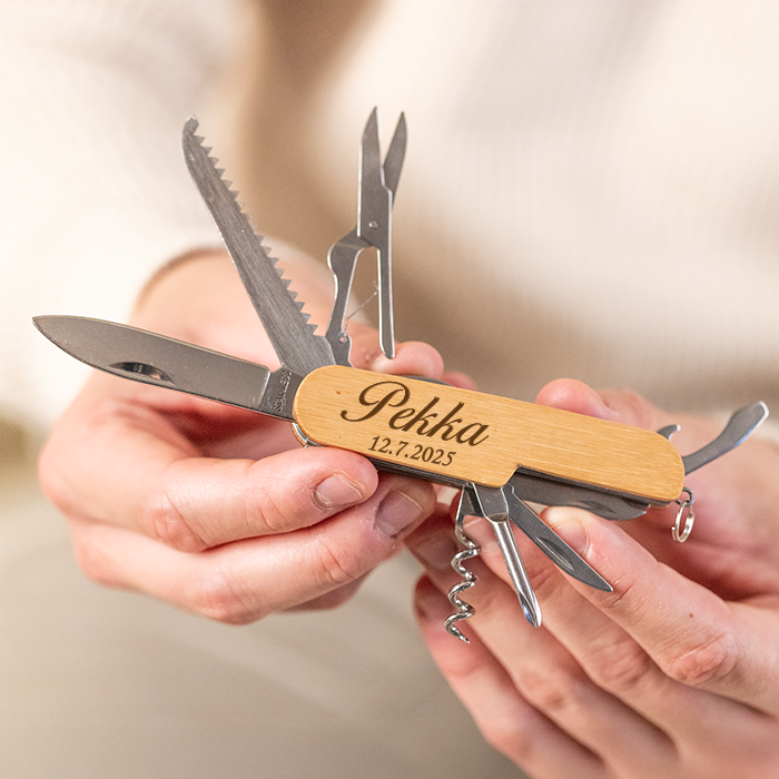 Linkkuveitsi & monitoimityökalu kaiverruksella