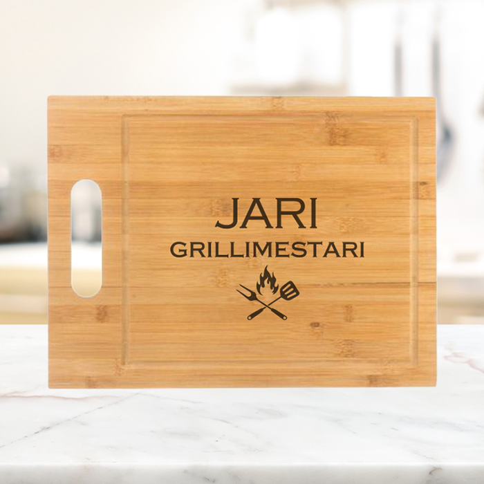 Leikkuulauta kaiverruksella, grillaus