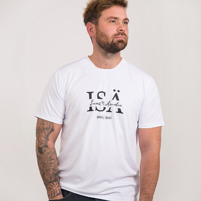 T-paita painatuksella, lasten nimillä