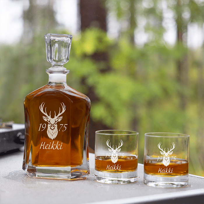 Viskikarahvisetti – Oma eräeläin ja kaiverrus