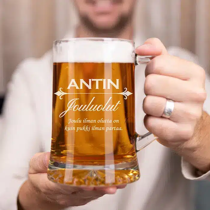 Oluttuoppi kaiverruksella, joulu