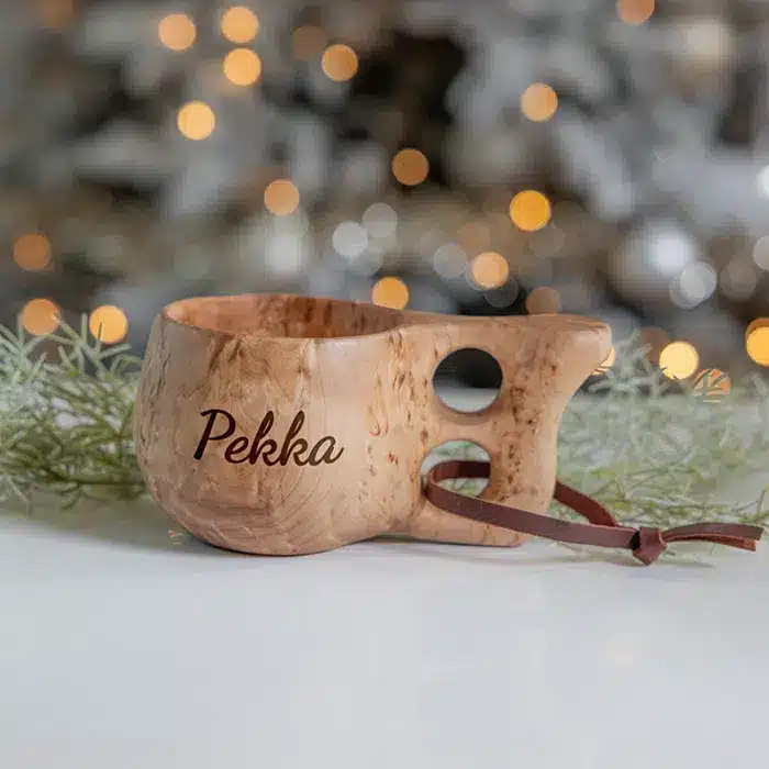 Kahdensormen visakoivukuksa kaiverruksella, joulu