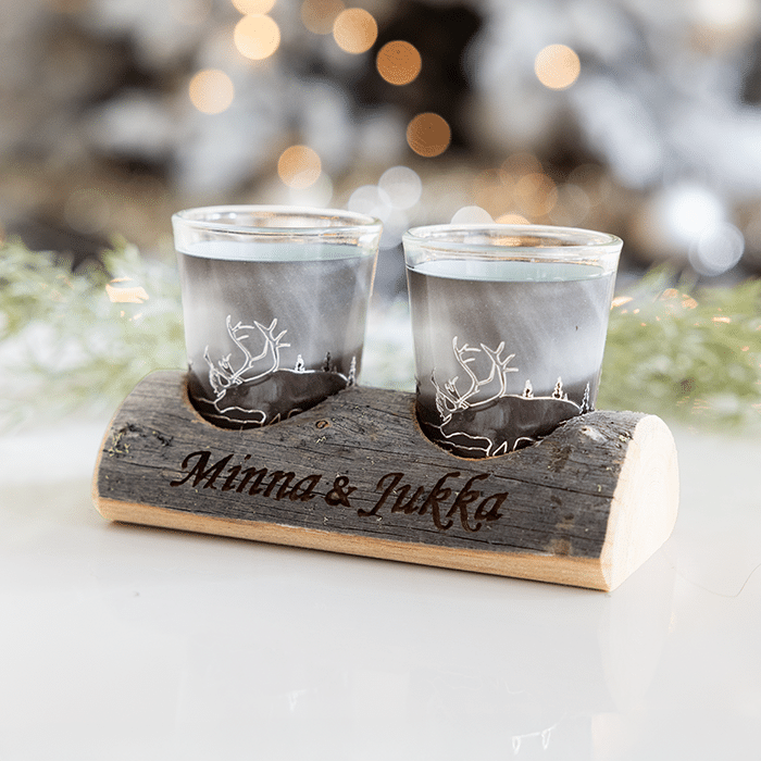 Snapsilasit ja keloteline kaiverruksella, poro