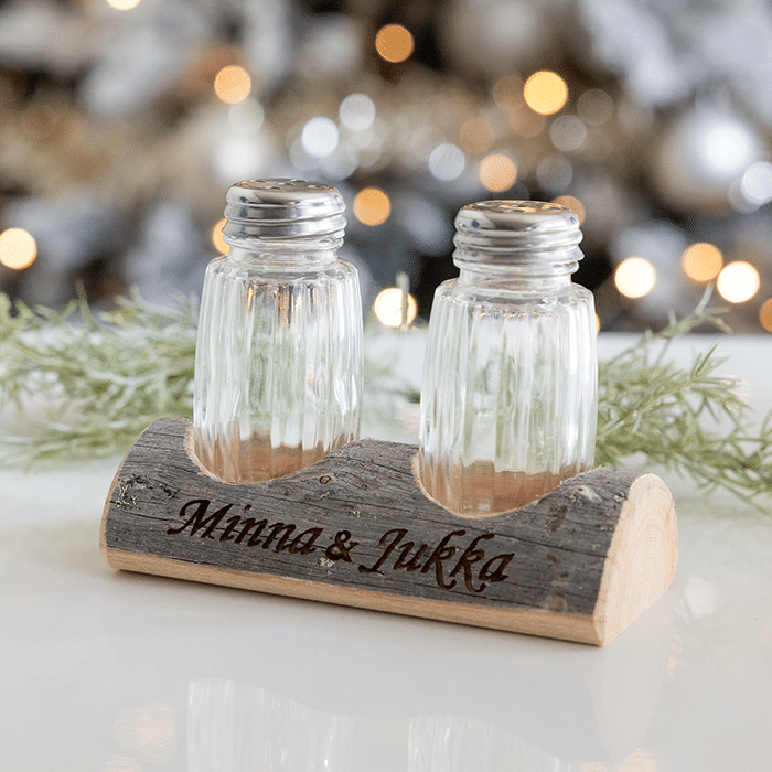 Suola- ja pippurisirottimet kelotelineessä