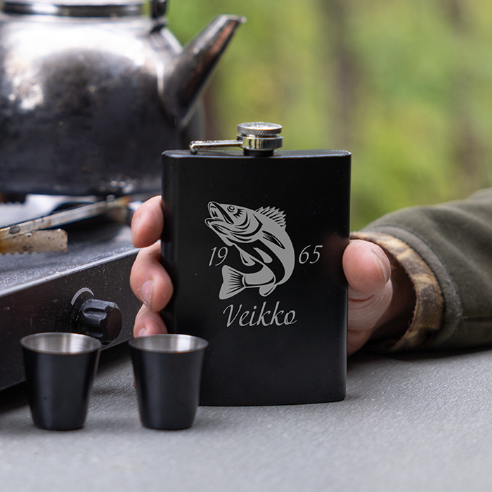 Taskumattisetti kaiverruksella, kalastus