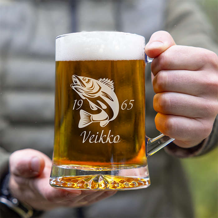 Oluttuoppi kaiverruksella, kalastus