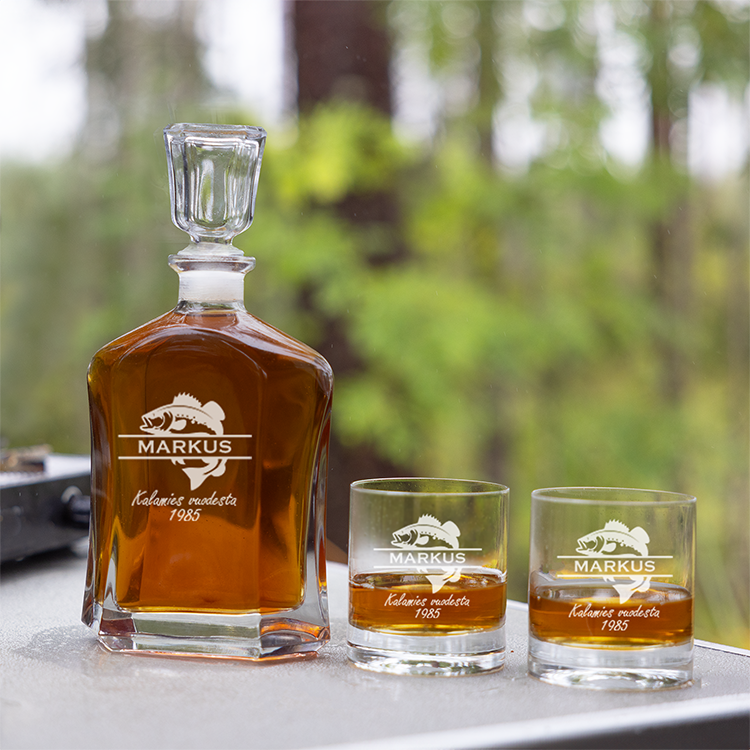 Viskikarahvisetti kaiverruksella, kalastus