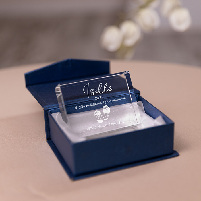 Lasikoriste kaiverruksella, baby toes