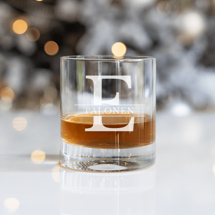 Viskilasi kaiverruksella, joulu