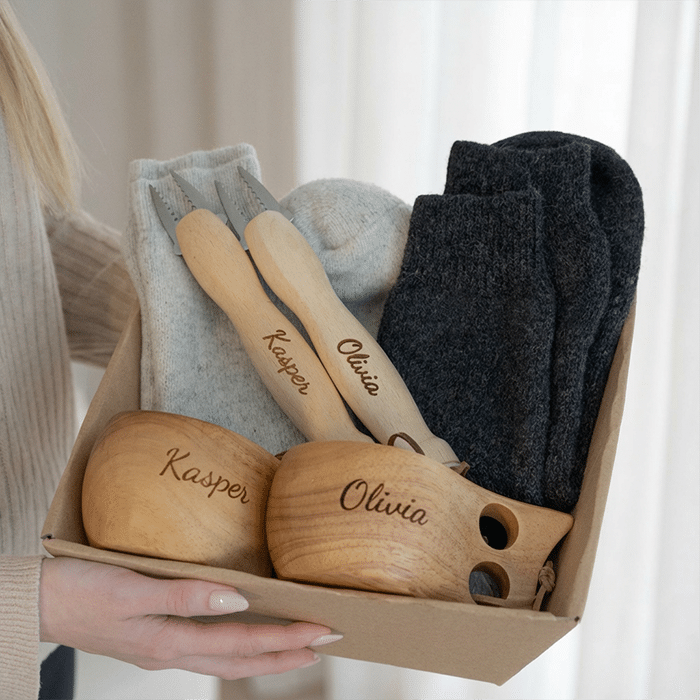 Kuksat ja makkaratikut -lahjasetti villasukilla